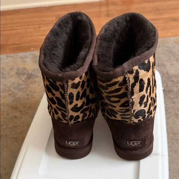 UGG Leopard Print Boots - Brown and Black - Picture 3 of 5